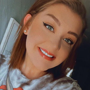 Meet your Posher, Elyssa